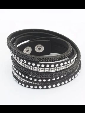🆕️ BLACK WITH CLEAR & BLACK RHINESTONES & SILVER STUDS WRAP BRACELET